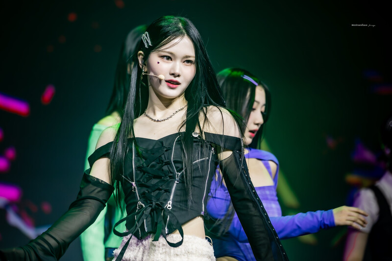 240203 tripleS Mayu - Authentic Concert in Seoul - Day 1 documents 7