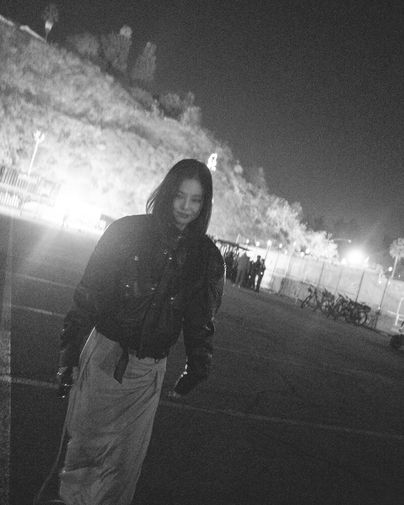 241120 JENNIE Instagram Update documents 9