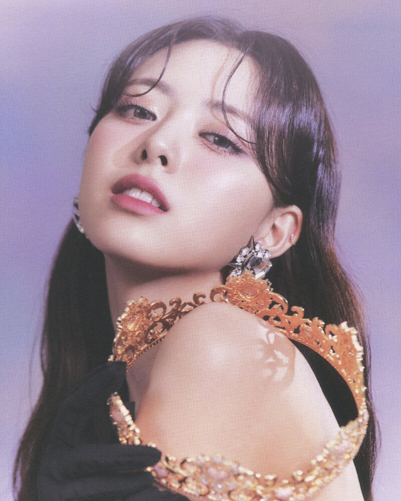 ITZY 'CHECKMATE' Album Scans (Yuna ver.) documents 10