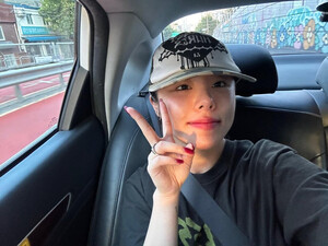 Wheein Weverse