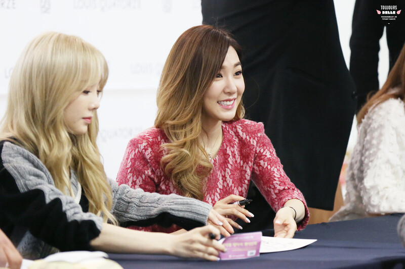 151127 Girls' Generation Tiffany at Louis Quatorze Busan Fansign documents 1