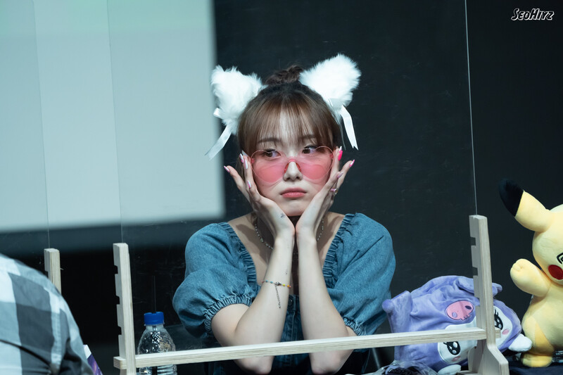 220725 Kep1er Youngeun  - Apple Music Fansign documents 1