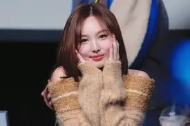 241213 TWICE Nayeon - WITHMUU Fansign