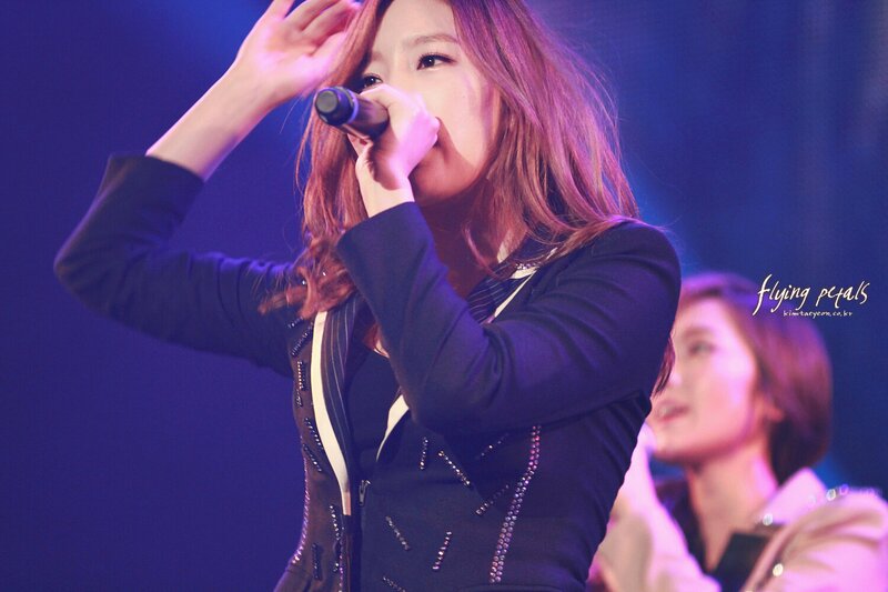 121021 Girls' Generation Taeyeon at GS& Concert documents 13