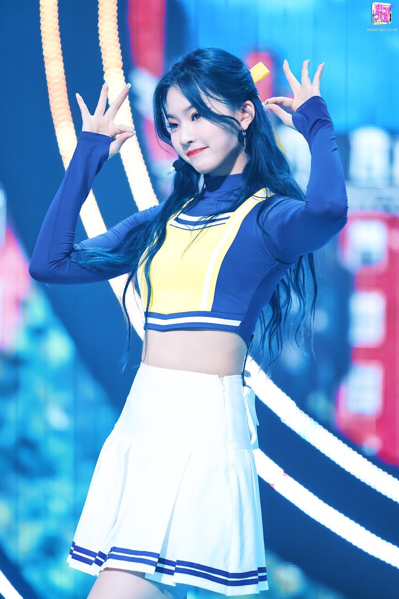 210926 STAYC - 'STEREOTYPE' at Inkigayo documents 9