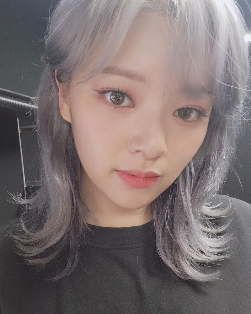 220824 TWICE Jeongyeon Instagram Update documents 2