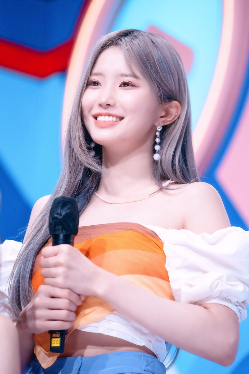 220703 fromis_9 Hayoung - 'Stay This Way' at Inkigayo documents 18