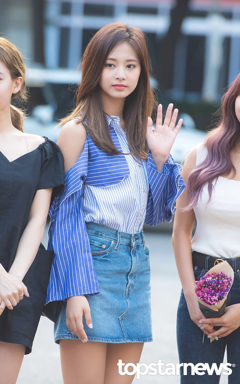 180720 TWICE Tzuyu documents 27