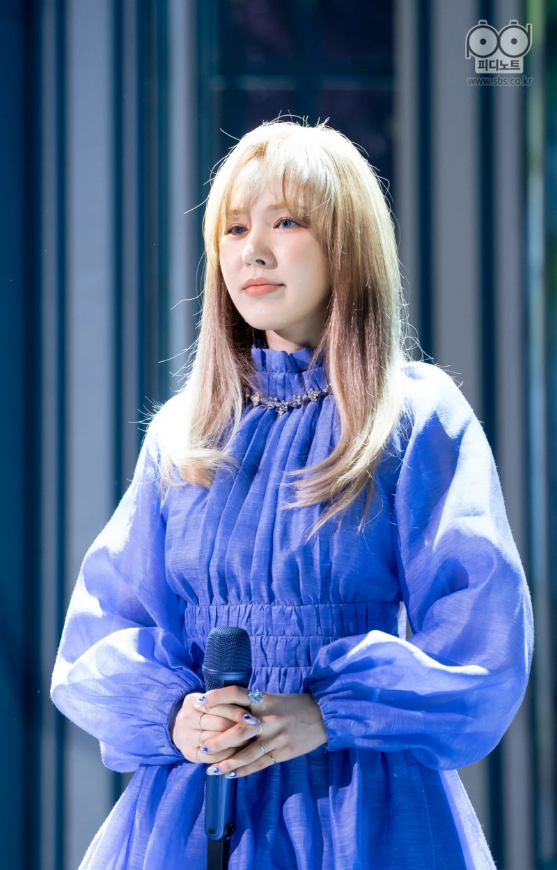 210411 Wendy - 'Like Water' & 'When the rain stops' at Inkigayo documents 7