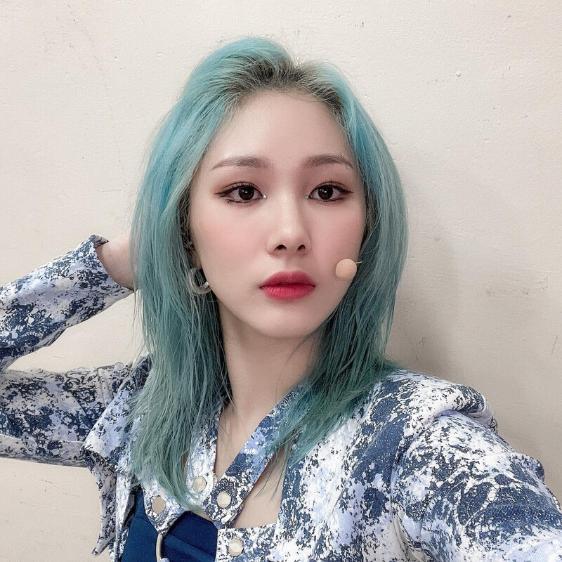 210611 EVERGLOW Twitter Update at Music Bank documents 3