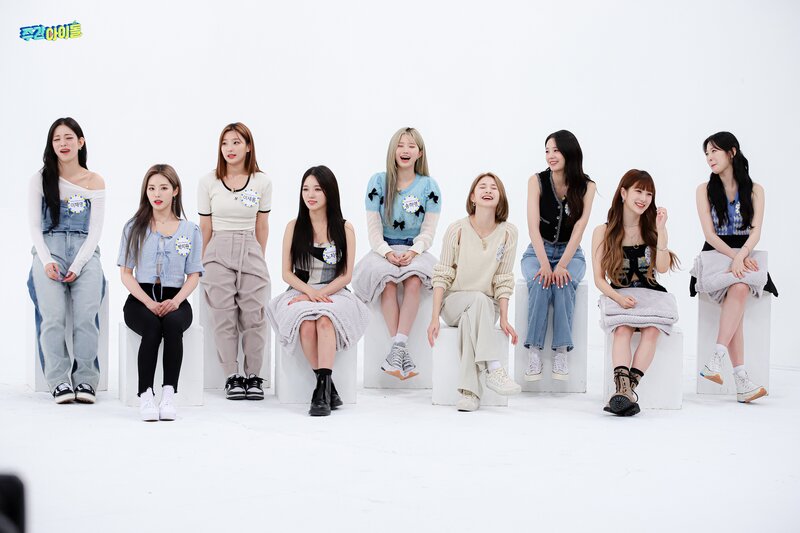 220628 MBC Naver - fromis_9 at Weekly Idol documents 8