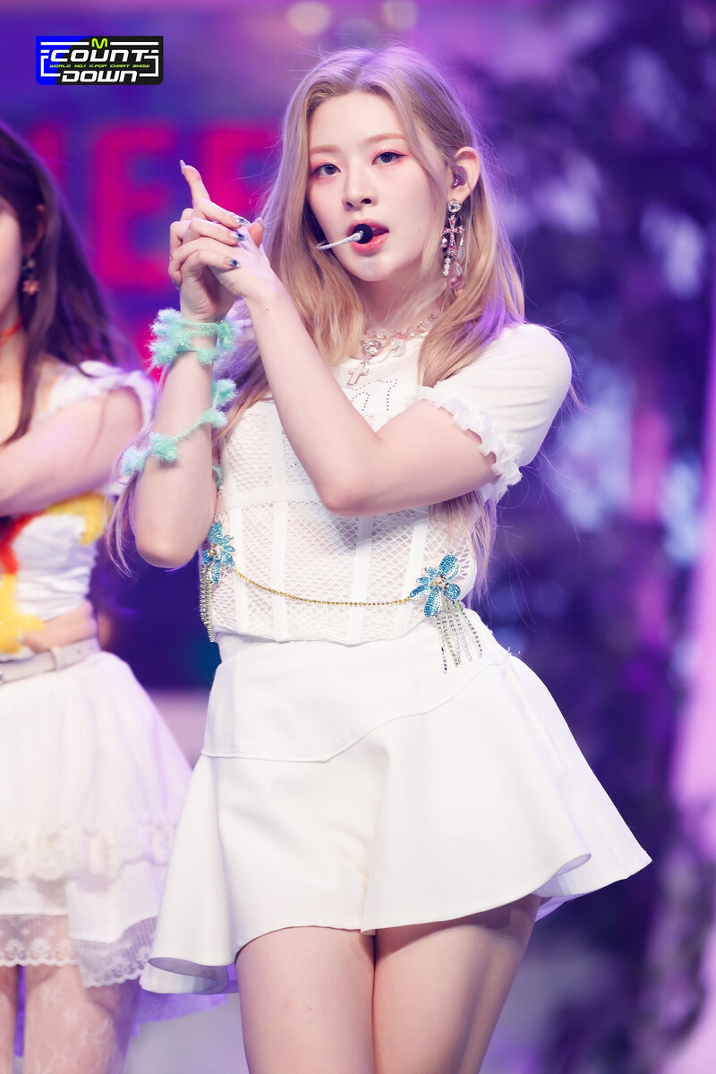 220721 STAYC Seeun 'BEAUTIFUL MONSTER' at M Countdown | kpopping