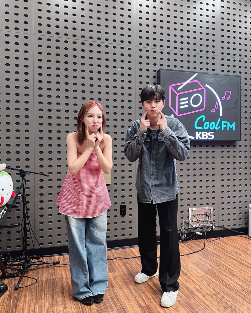 240619 - Kiss the Radio Instagram Update with NAYEON n Young K documents 5