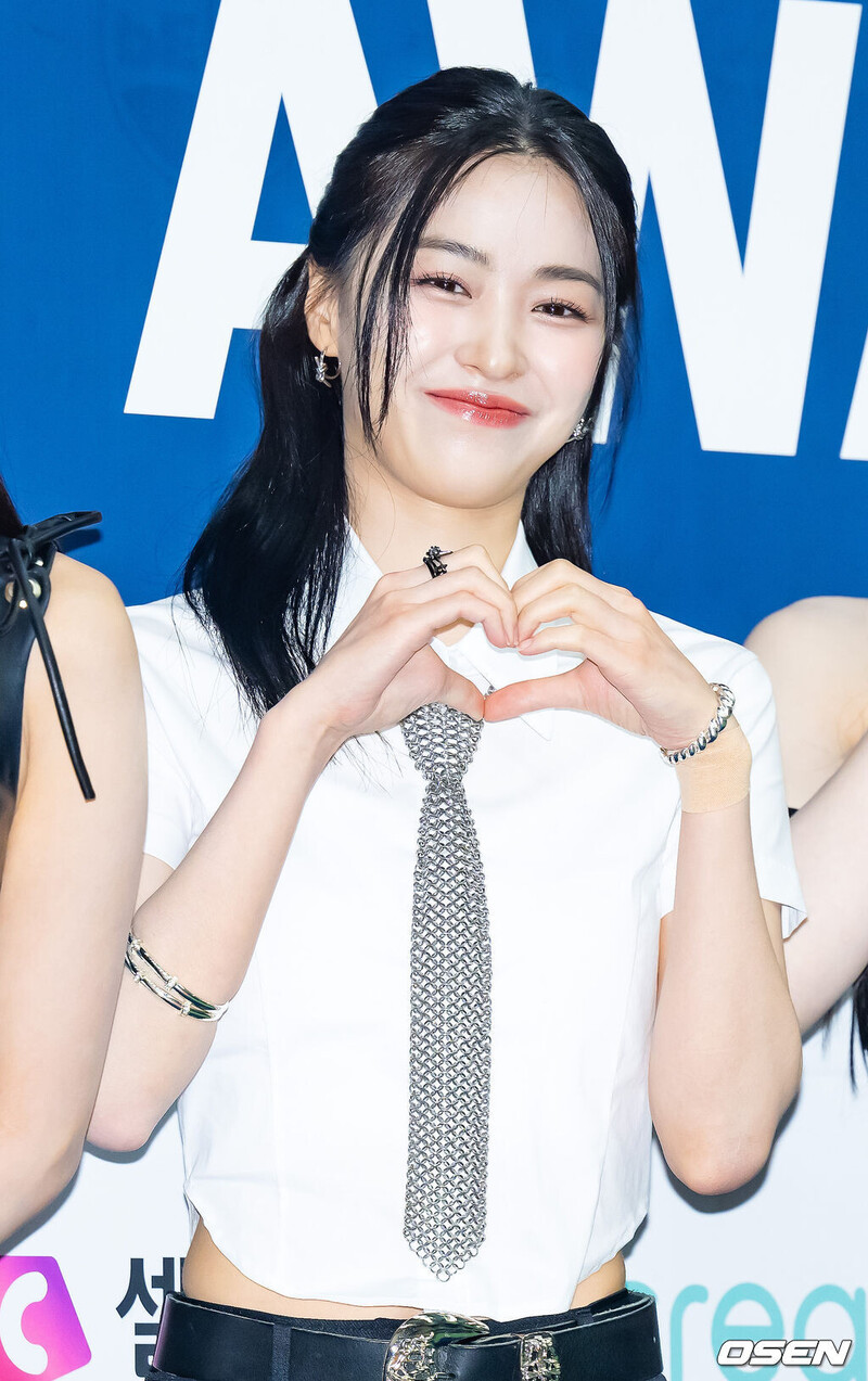 240822 ITZY Ryujin - 2024 K-World Dream Awards documents 3