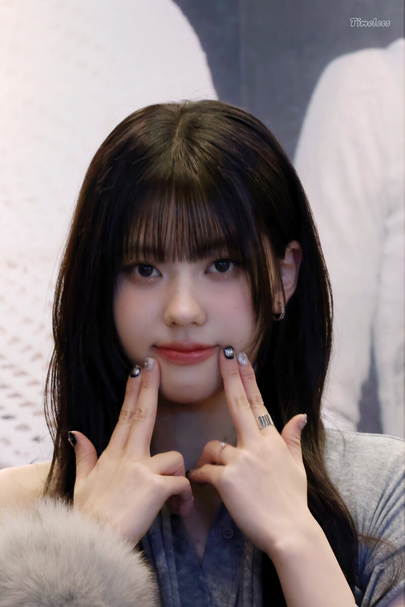 241215 izna Koko at withmuu Fansign documents 2