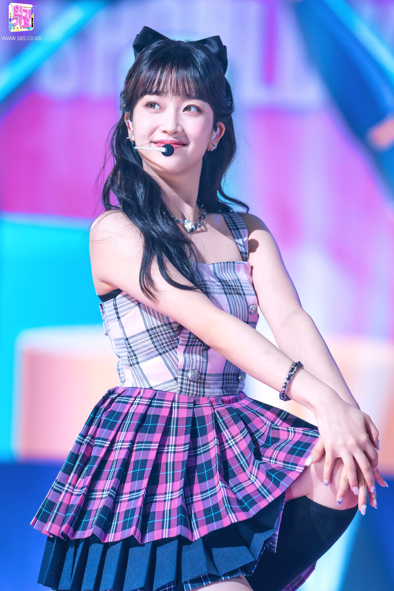 210919 STAYC - 'STEREOTYPE' at Inkigayo documents 8