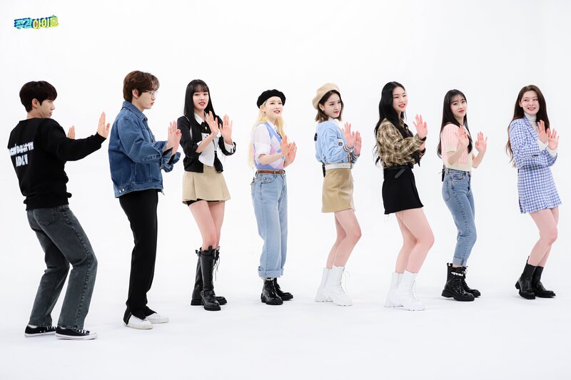 220301 MBC Naver - STAYC at Weekly Idol documents 4