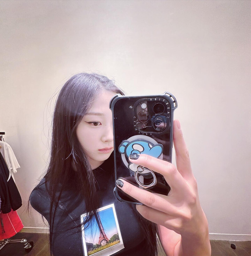 230706 - GISELLE Instagram Update documents 3