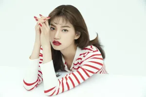 Weki Meki Doyeon for Maybelline New York "Super Stay Lip Crayon" campaign