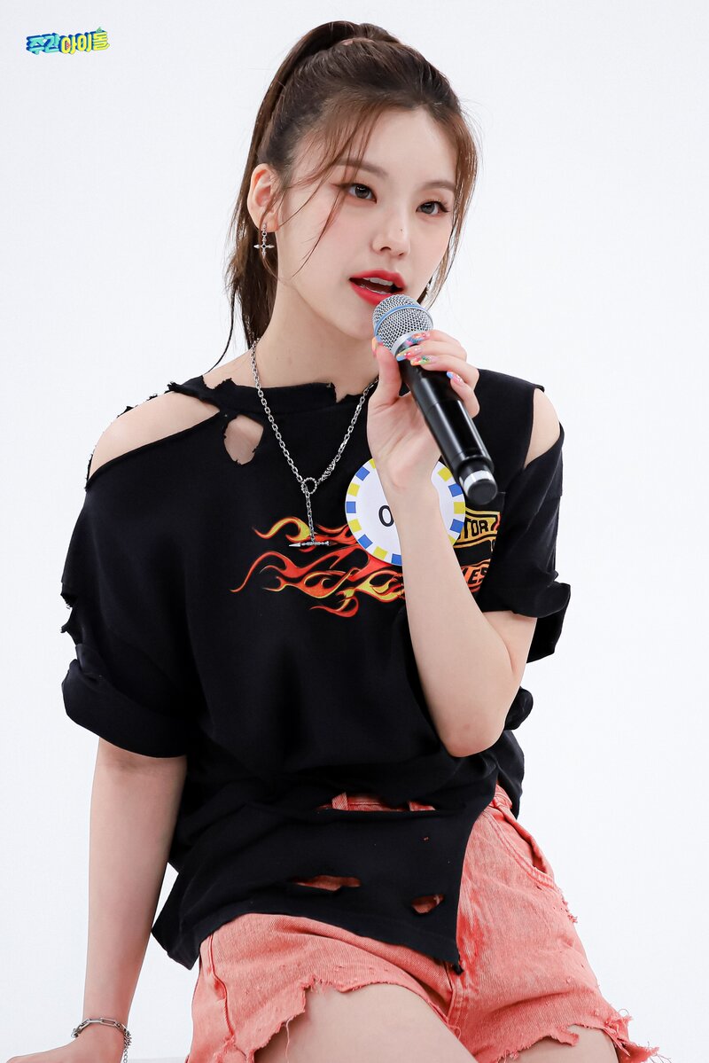 220720 MBC Naver - ITZY at Weekly Idol documents 1