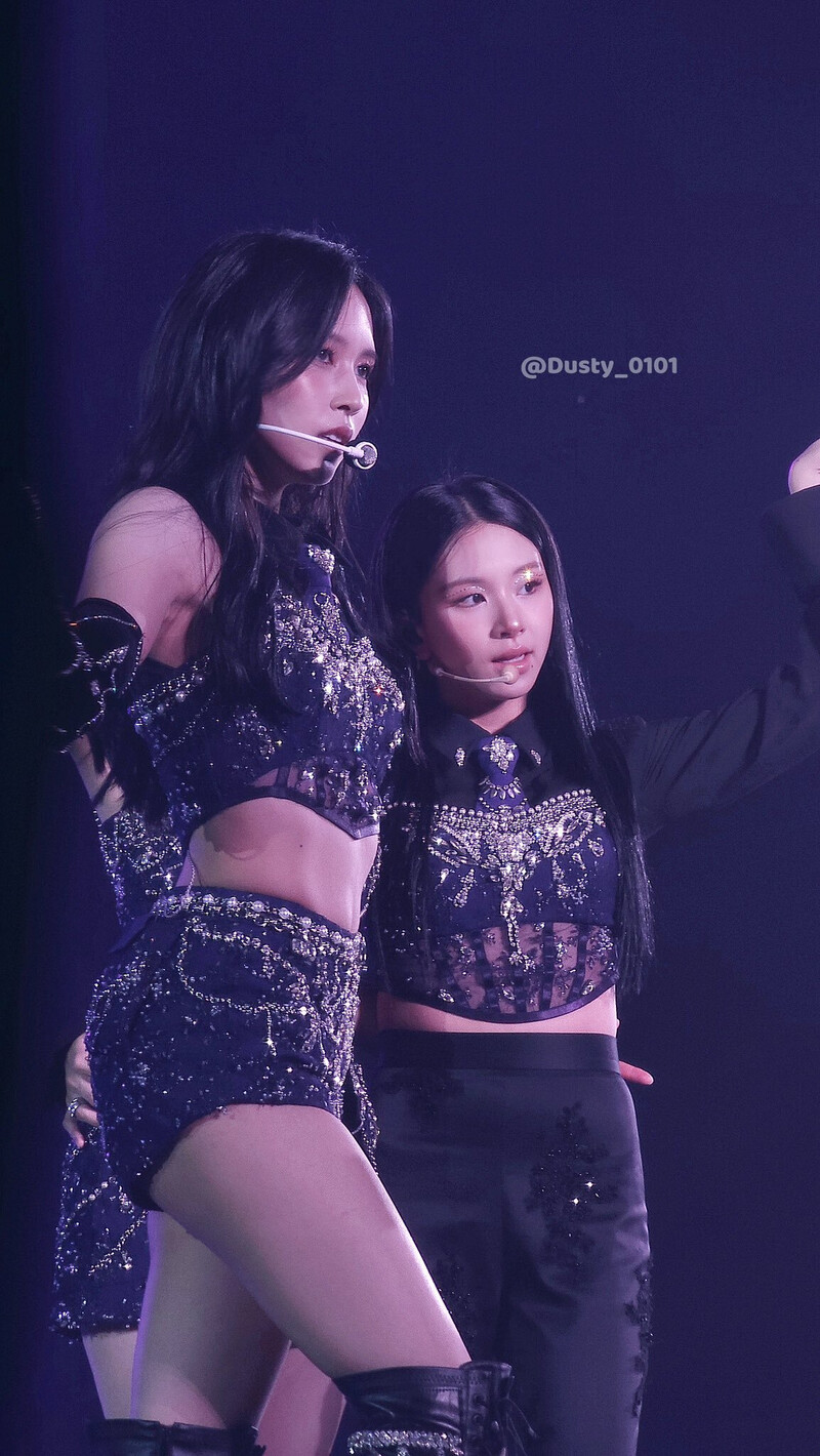 230903 TWICE Mina & Chaeyoung - ‘READY TO BE’ World Tour in Singapore Day 2 documents 3