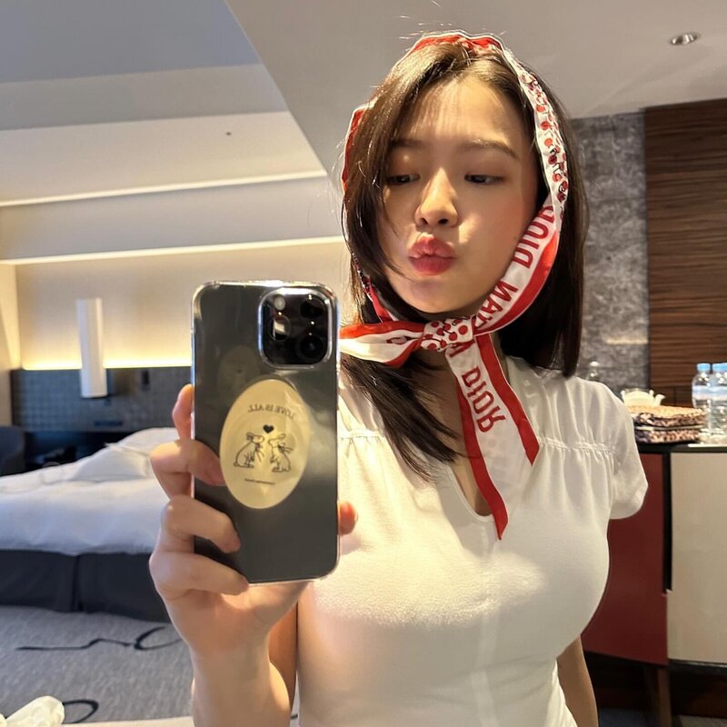 240223 Red Velvet Yeri Instagram Update documents 8