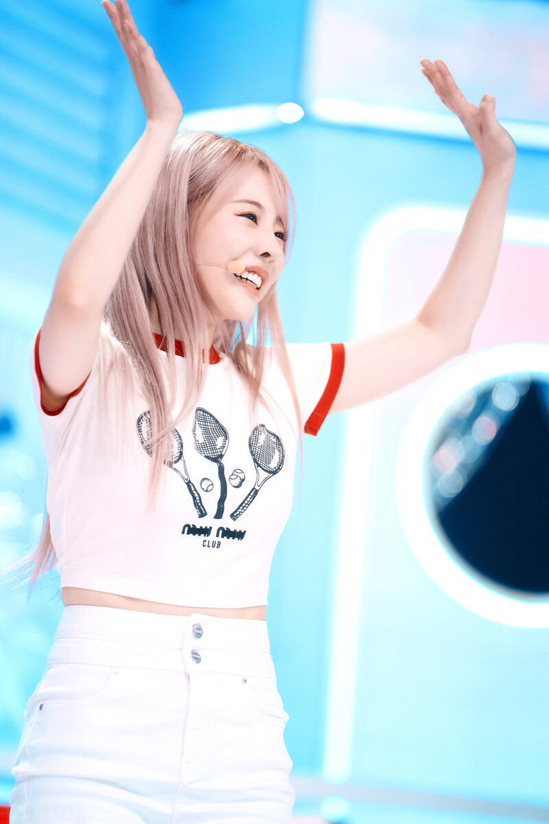 Girls' Generation Sunny - 'FOREVER 1' at Inkigayo documents 17