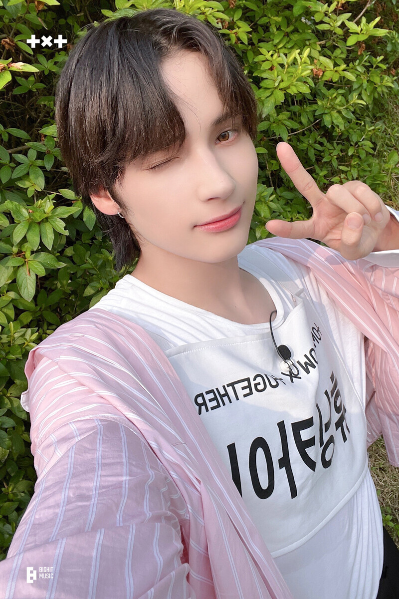 220801 TXT Weverse Update - 'The Game Caterers' Photo Sketch documents 3