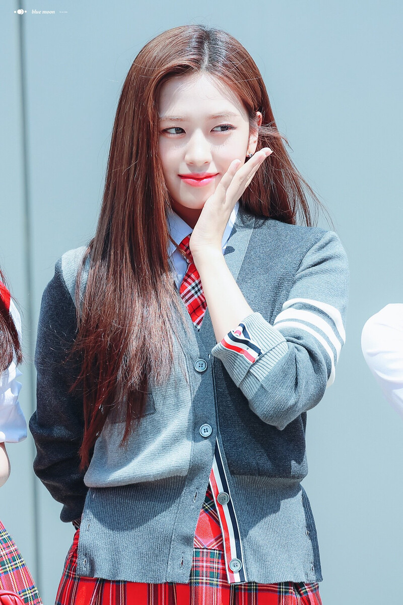 220818 IVE Yujin - 'Knowing Bros' Commute documents 20