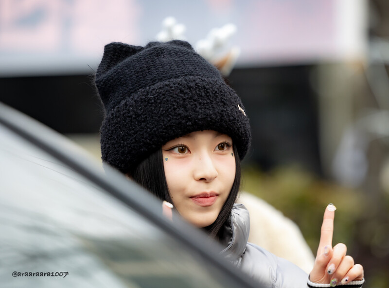 240202 NMIXX Kyujin - Music Bank Commute documents 1