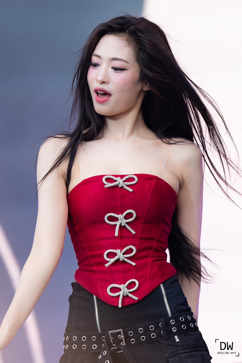 240921 BABYMONSTER Ahyeon - Formula 1 Singapore Airlines Grand Prix documents 4