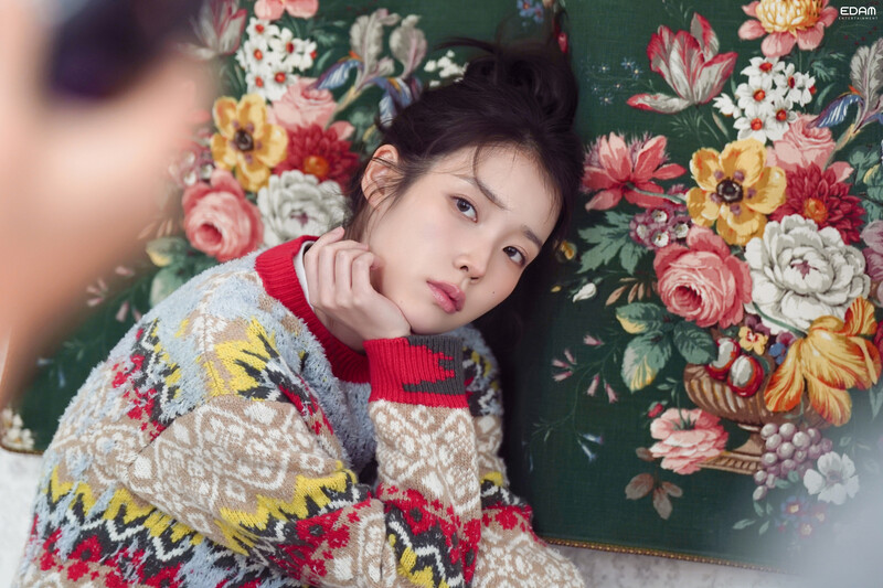 241113 EDAM Naver Post - IU - 2025 Season's Greetings Behind documents 2