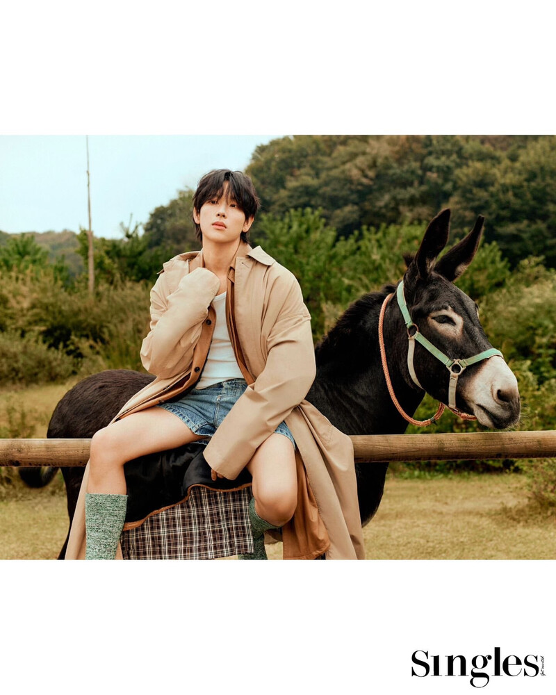 YIm Siwan for Singles Korea November 2024 Issue documents 6