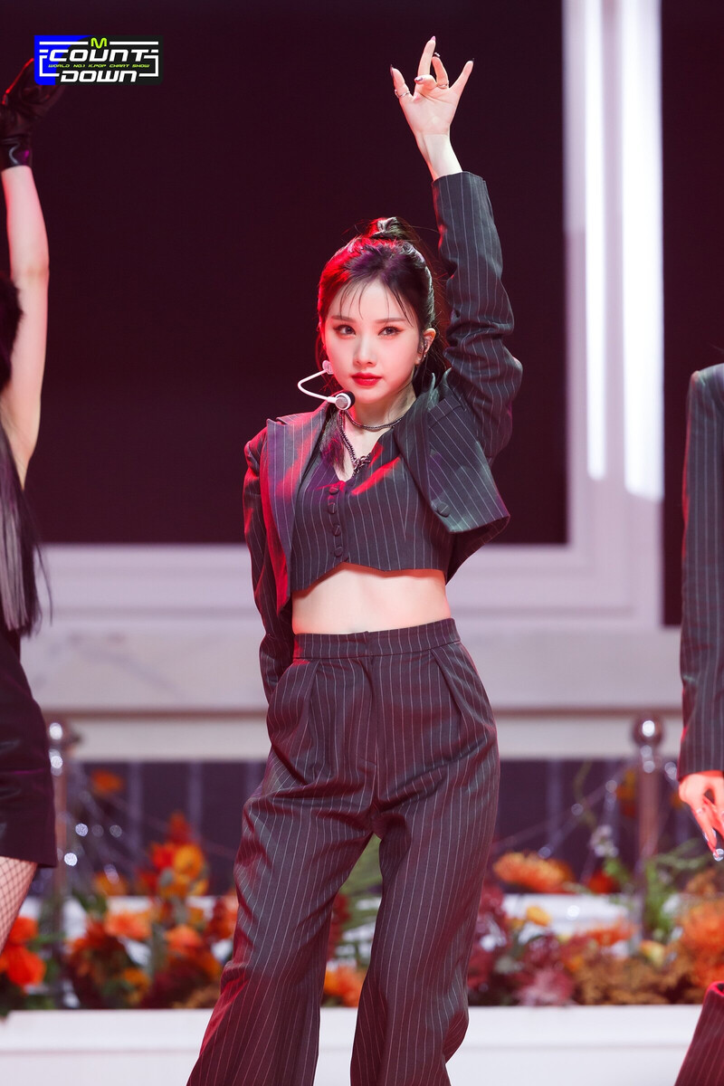 230202 VIVIZ Eunha 'PULL UP' at M Countdown documents 1