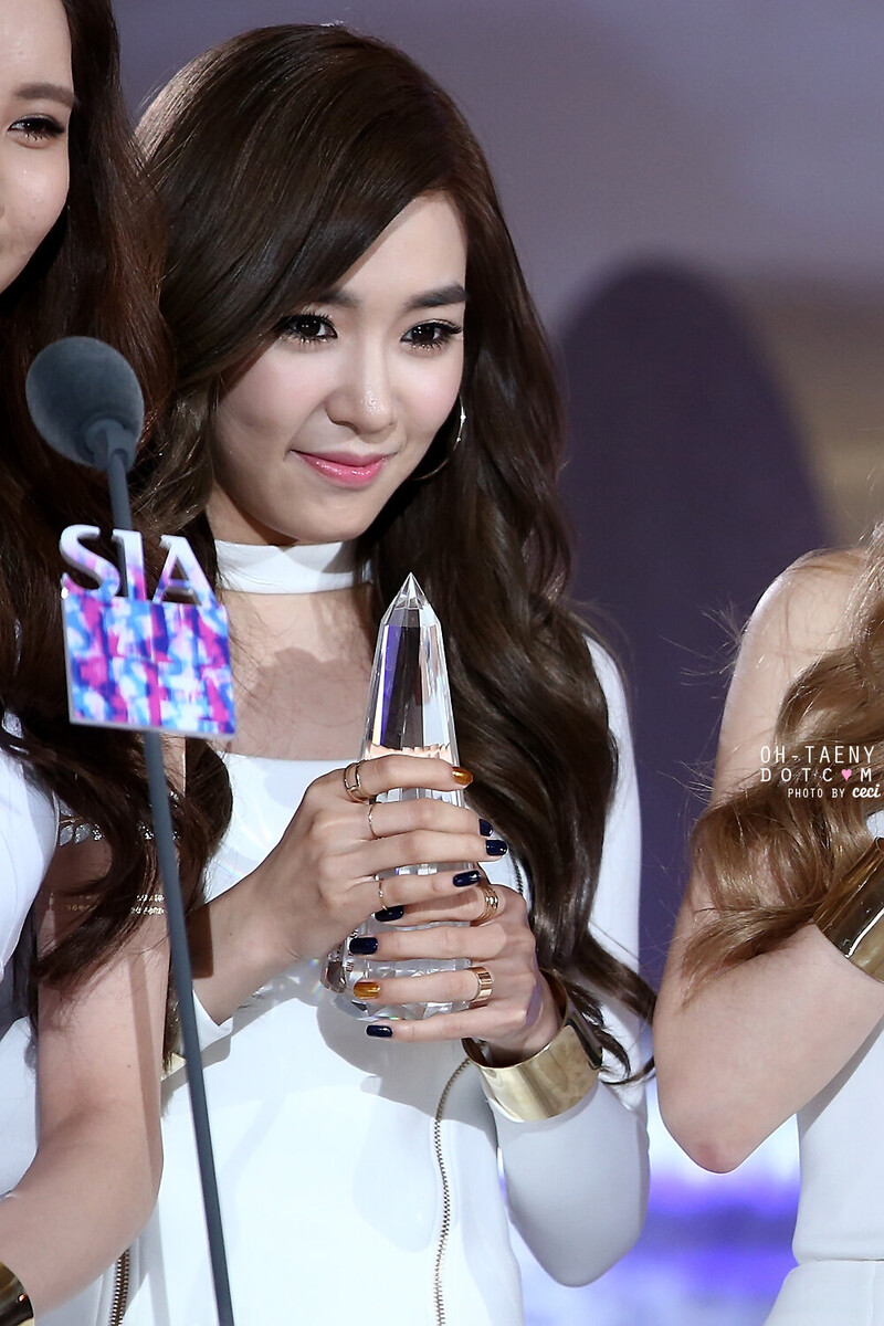 141028 Girls' Generation-TTS Tiffany at Style Icon Awards documents 2