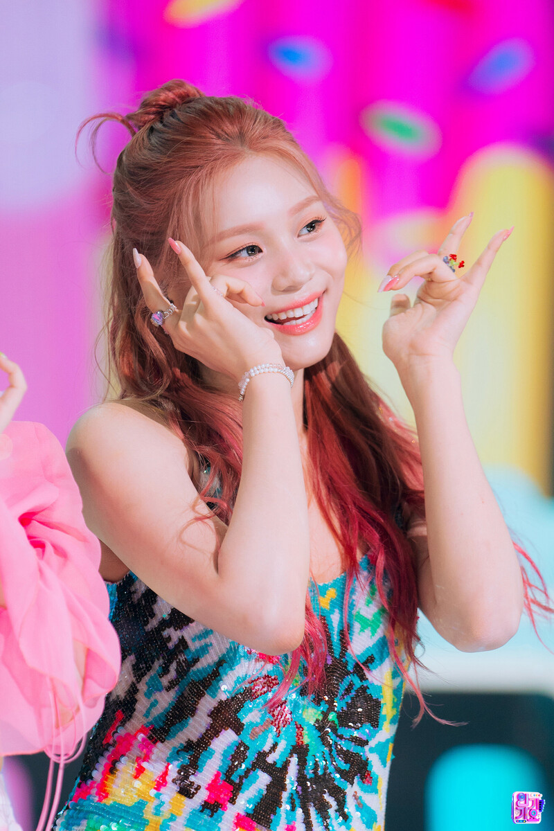 220710 VIVIZ Umji - 'LOVEADE' at Inkigayo documents 1