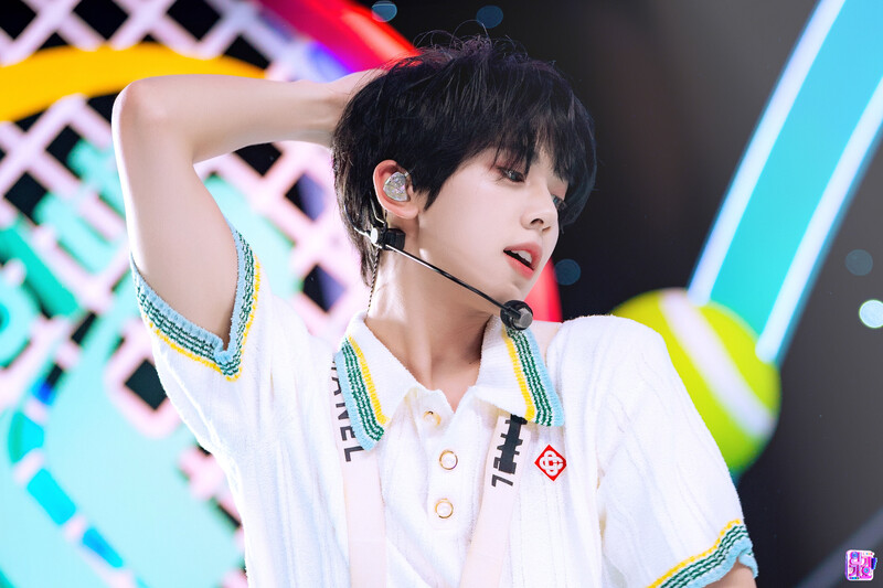 240519 ZEROBASEONE Yu Jin - 'Feel the POP' at Inkigayo documents 2