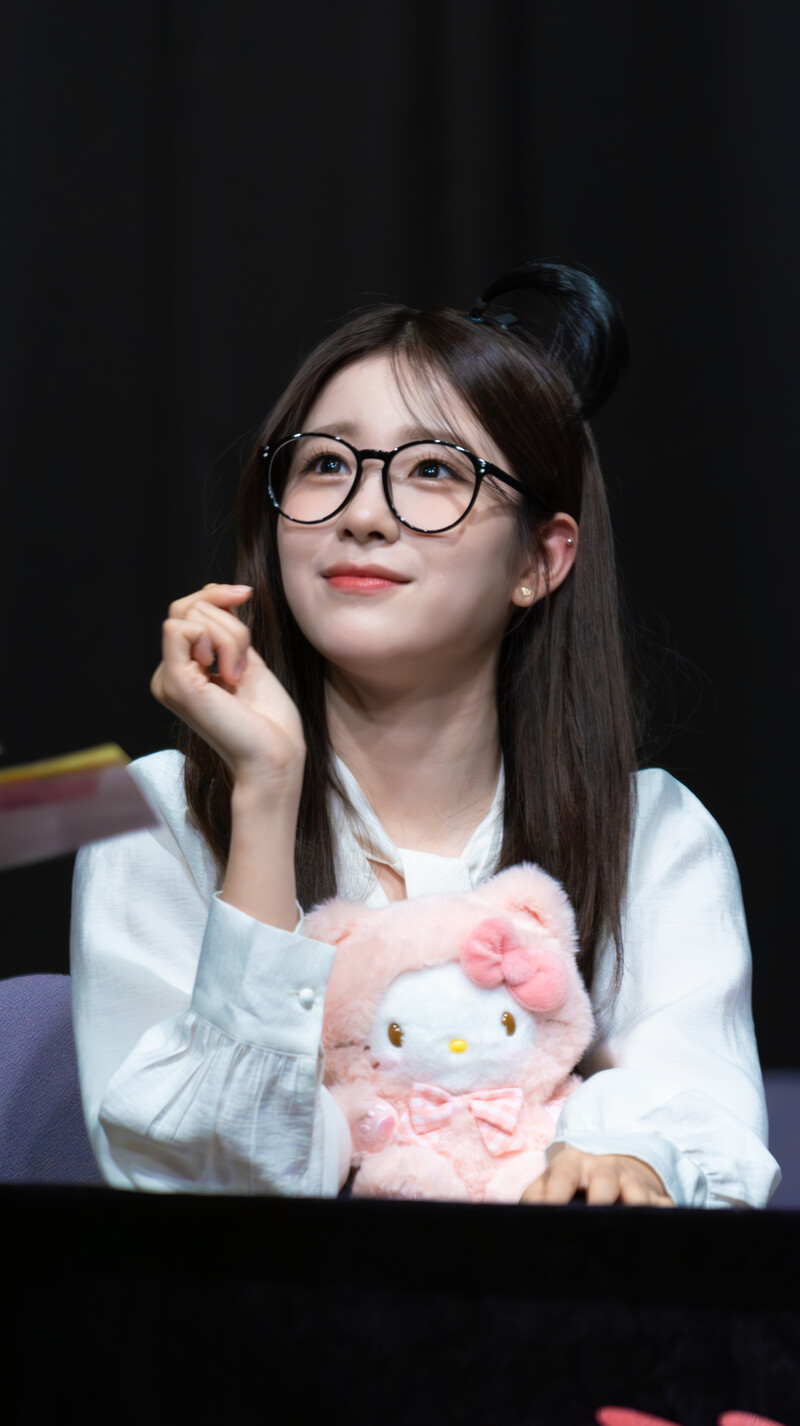 240928 WOOAH - WOOYEON at fansign event documents 2