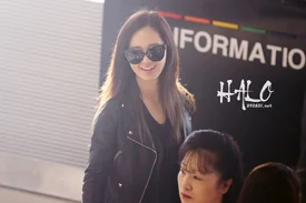 121001 Girls' Generation Yuri at Gimpo Airport