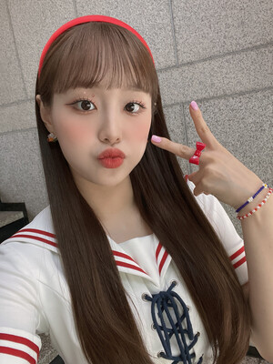 220703 LOONA Twitter Update - Chuu