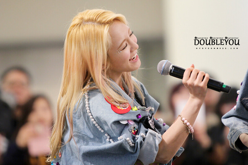 130126 Girls' Generation Hyoyeon at Yeongdon Times Square fansign event documents 3