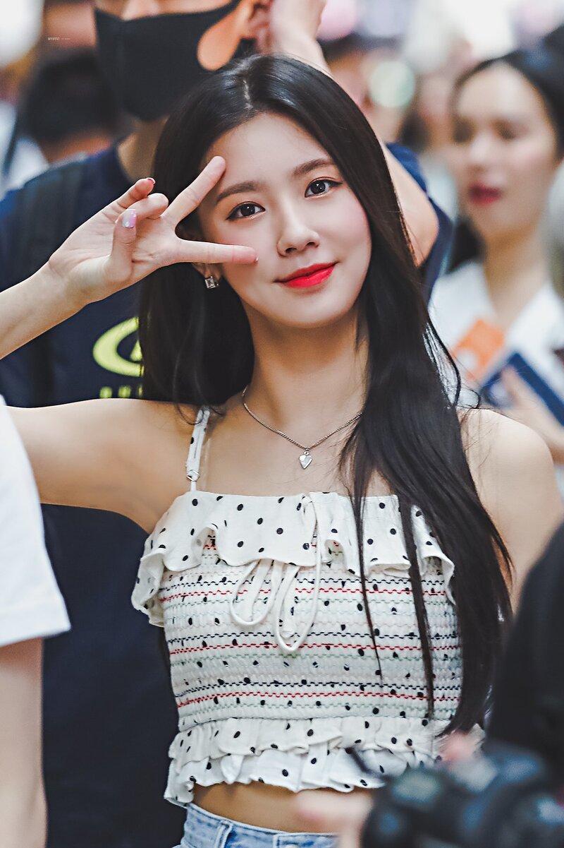 190706 (G)I-DLE Miyeon documents 11