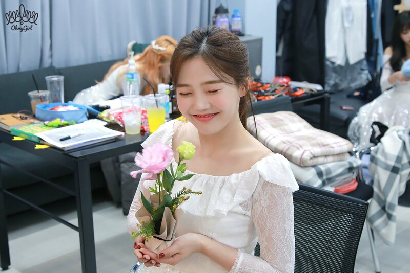 210728 OH MY GIRL Cafe Update - Happy Birthday Hyojung documents 17