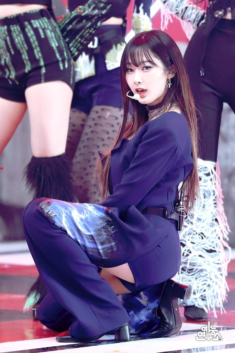 211016 aespa - 'Savage' at Music Core documents 10