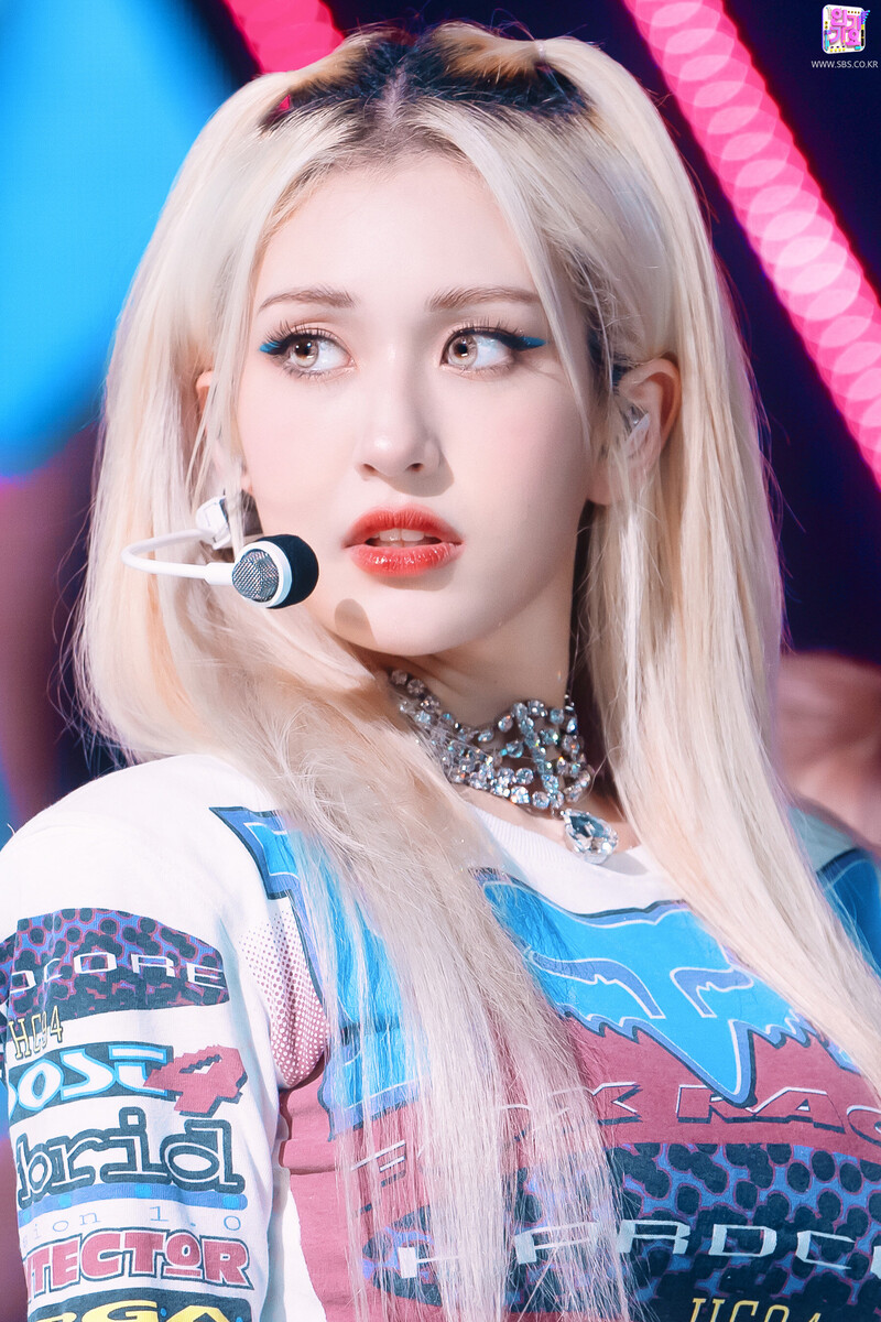 211121 SOMI - 'XOXO' at Inkigayo documents 9