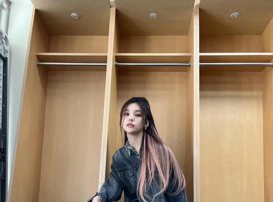 221230 Itzy Instagram Update Yeji Kpopping