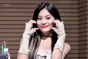 231105 VIVIZ at Fansign Event - UMJI