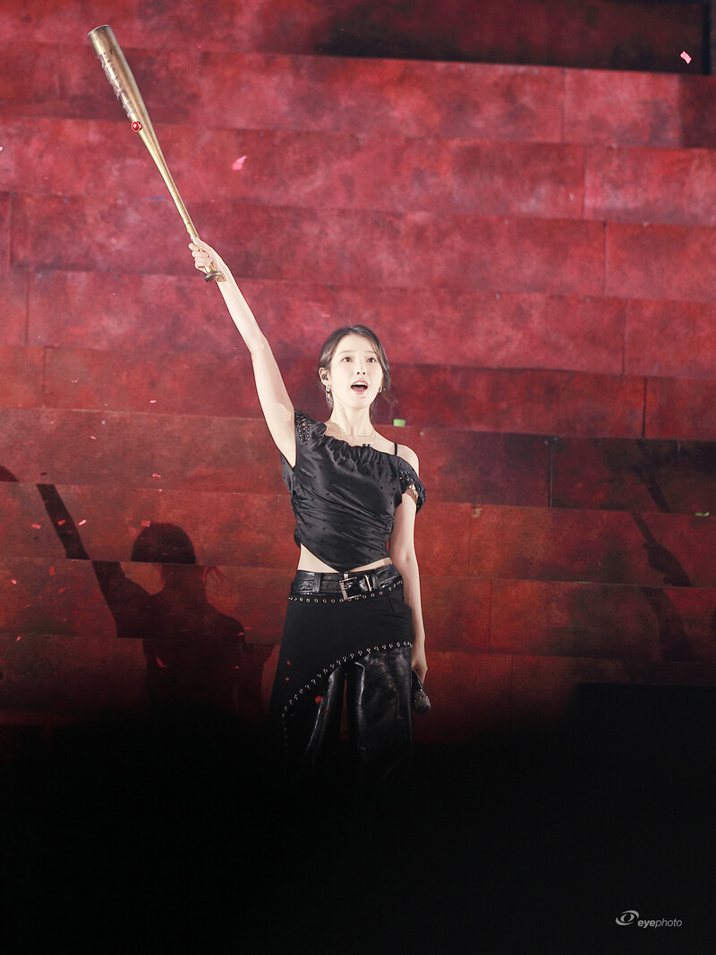 240922 IU - HEREH World Tour Concert Encore: The Winning in Seoul Day 2 documents 19