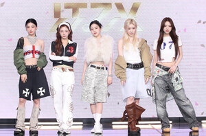 241015 ITZY - 9th Mini album GOLD Press conference