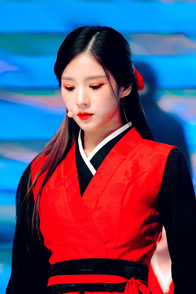 220507 Heejin at 2022 KCON in Seoul documents 3